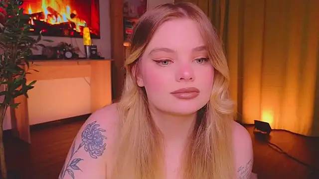 Snapshot of Hottie_Jane chatting on November 14, 3:00 pm Hottie Jane online show from November 14, 3:00 pm