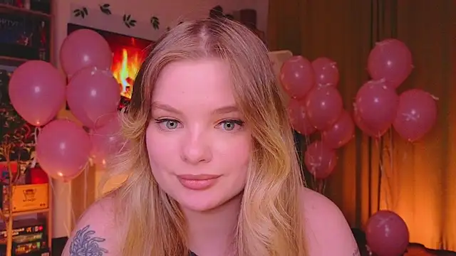 Snapshot of Hottie_Jane chatting on December 14, 1:05 pm Hottie Jane online show from December 14, 1:05 pm