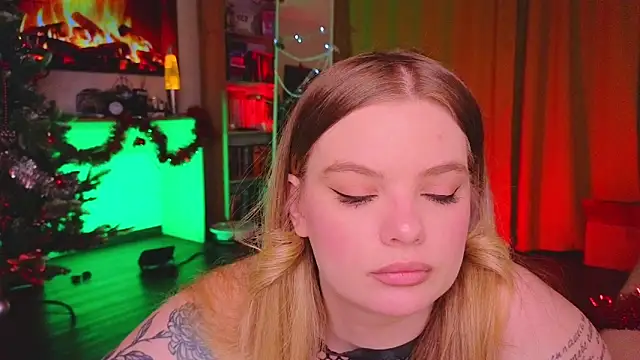 Snapshot of Hottie_Jane chatting on December 21, 5:31 pm Hottie Jane online show from December 21, 5:31 pm