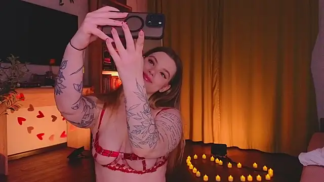 Snapshot of Hottie_Jane chatting on February 14, 6:15 pm Hottie Jane online show from February 14, 6:15 pm