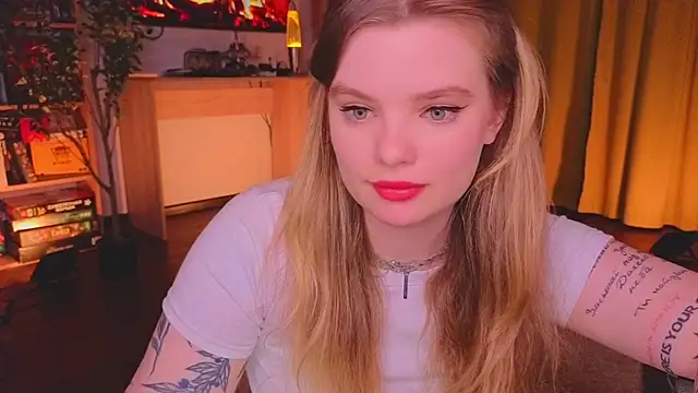 Snapshot of Hottie_Jane chatting on February 22, 8:18 pm Hottie Jane online show from February 22, 8:18 pm