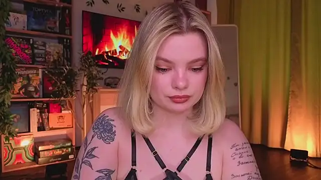 Snapshot of Hottie_Jane chatting on April 3, 9:51 am Hottie Jane online show from April 3, 9:51 am