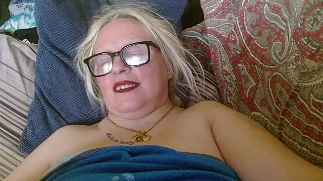 Snapshot of martachatte chatting on June 23, 6:44 am martachatte online show from June 23, 6:44 am