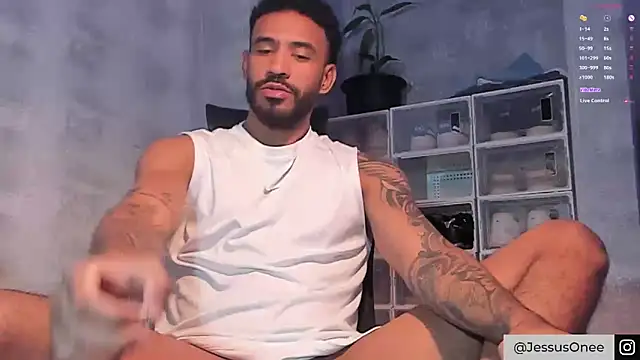 Snapshot of JesusOne chatting on May 24, 1:49 pm JesusOne online show from May 24, 1:49 pm