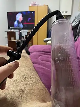 Snapshot of strange6696 chatting on January 15, 6:08 pm strange6696 online show from January 15, 6:08 pm