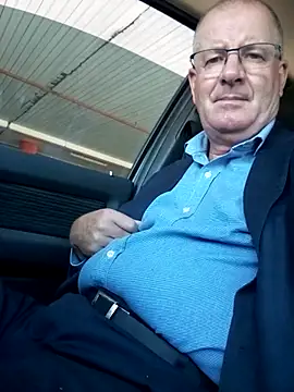 stiffandlubedxh online show from February 11, 7:44 am