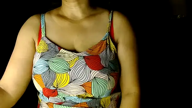 janifer001 online show from April 22, 1:52 am