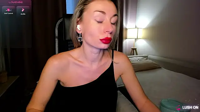 DannaEvan online show from February 14, 11:40 am