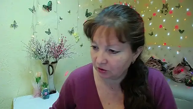 VanessaHotts online show from April 20, 5:10 am