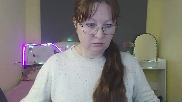 Snapshot of VanessaHotts chatting on April 25, 5:32 am VanessaHotts online show from April 25, 5:32 am