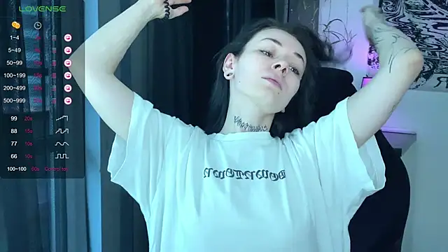 pale skin online show from December 15, 12:28 pm