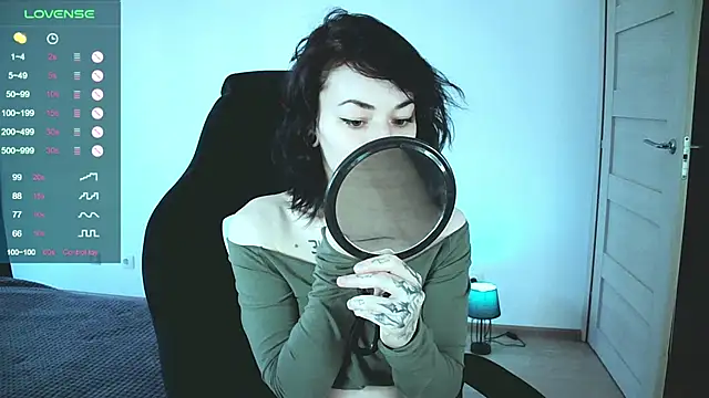 pale skin online show from December 20, 11:00 am