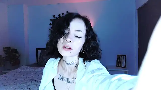 pale skin online show from December 21, 12:45 pm