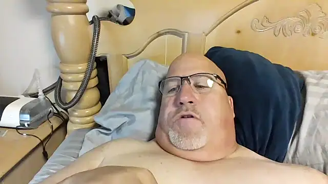 Bigbear0563 online show from April 17, 4:32 pm