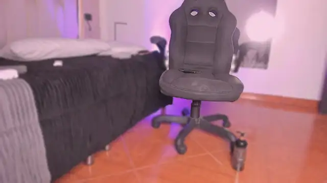 Emmily Savage online show from December 14, 10:36 pm