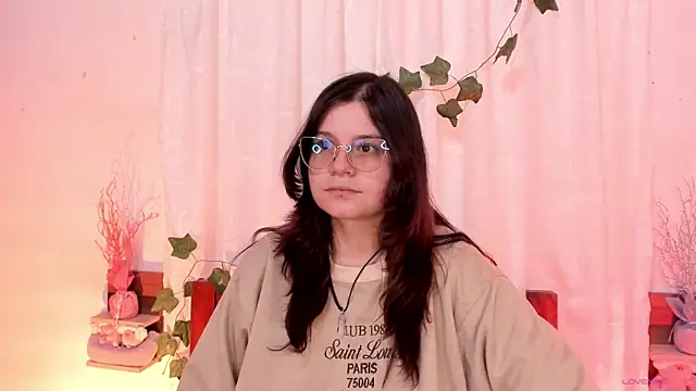 Snapshot of Mey_moon chatting on February 12, 7:24 pm Mey moon online show from February 12, 7:24 pm