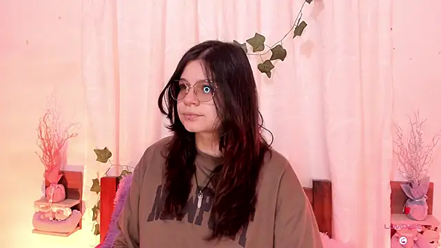 Snapshot of Mey_moon chatting on February 19, 5:06 pm Mey moon online show from February 19, 5:06 pm