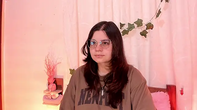 Snapshot of Mey_moon chatting on February 25, 5:25 pm Mey moon online show from February 25, 5:25 pm