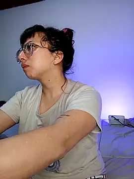 Piafisher1 online show from October 31, 1:17 am