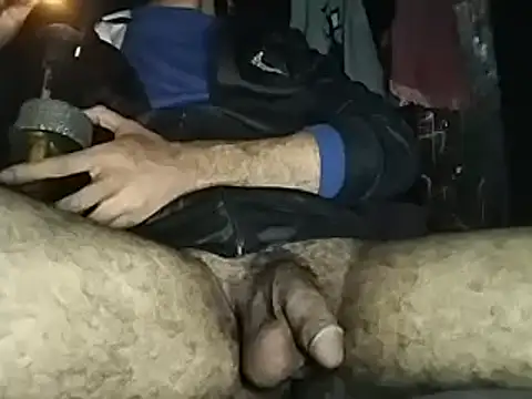 Snapshot of draculaa1 chatting on December 12, 11:03 pm draculaa1 online show from December 12, 11:03 pm