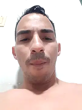 Snapshot of manuel202332 chatting on December 29, 2:27 am manuel202332 online show from December 29, 2:27 am