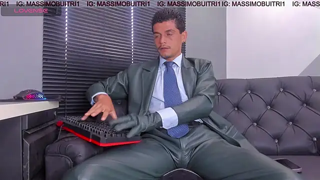 Snapshot of massimo_g chatting on April 22, 1:45 pm massimo g online show from April 22, 1:45 pm