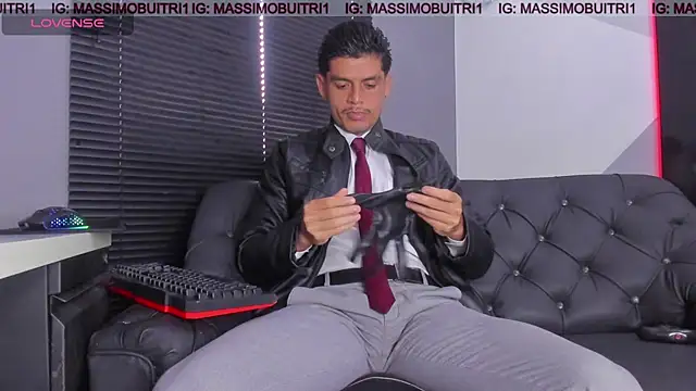 Snapshot of massimo_g chatting on April 25, 12:41 pm massimo g online show from April 25, 12:41 pm