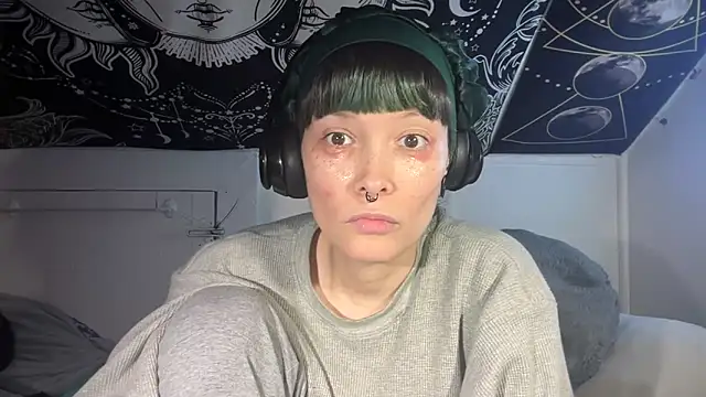 Snapshot of FRRANNKIE chatting on December 16, 6:53 am FRRANNKIE online show from December 16, 6:53 am