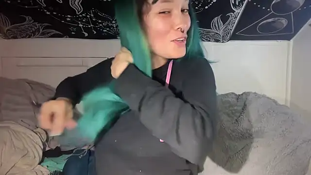 Snapshot of FRRANNKIE chatting on December 17, 11:28 am FRRANNKIE online show from December 17, 11:28 am