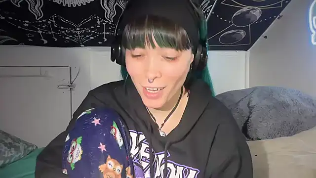 Snapshot of FRRANNKIE chatting on December 23, 5:54 pm FRRANNKIE online show from December 23, 5:54 pm