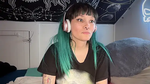 Snapshot of FRRANNKIE chatting on February 3, 7:42 pm FRRANNKIE online show from February 3, 7:42 pm