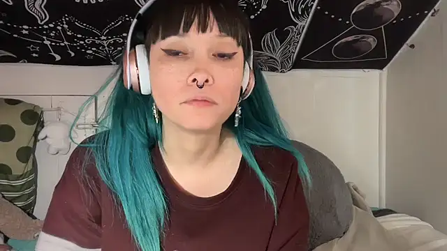 Snapshot of FRRANNKIE chatting on February 22, 6:52 pm FRRANNKIE online show from February 22, 6:52 pm