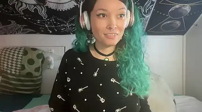 Snapshot of FRRANNKIE chatting on March 6, 6:05 pm FRRANNKIE online show from March 6, 6:05 pm