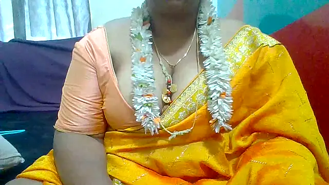 Snapshot of archanatelugu9 chatting on September 21, 4:36 am archanatelugu9 online show from September 21, 4:36 am