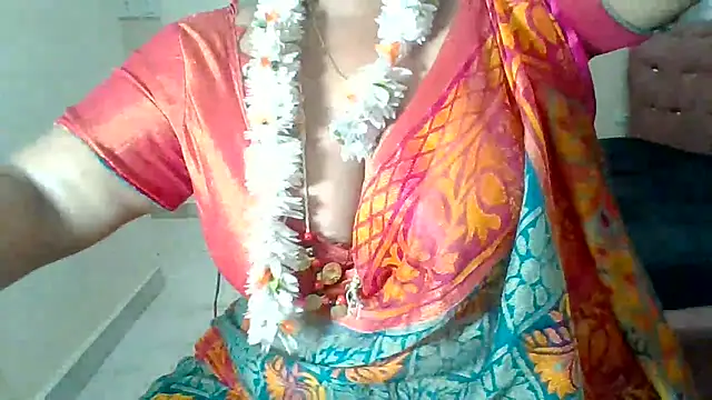 Snapshot of archanatelugu9 chatting on September 23, 5:10 am archanatelugu9 online show from September 23, 5:10 am