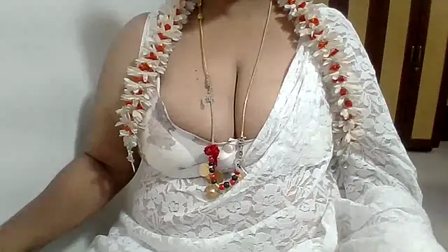 Snapshot of archanatelugu9 chatting on May 28, 4:10 am archanatelugu9 online show from May 28, 4:10 am