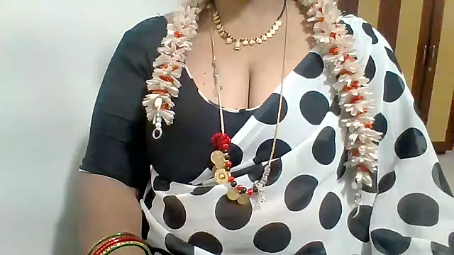 Snapshot of archanatelugu9 chatting on July 6, 7:16 pm archanatelugu9 online show from July 6, 7:16 pm
