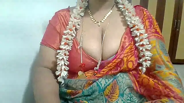 Snapshot of archanatelugu9 chatting on July 15, 12:49 am archanatelugu9 online show from July 15, 12:49 am