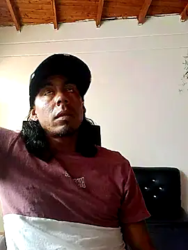 Snapshot of Williamjamess95 chatting on March 3, 5:07 pm Williamjamess95 online show from March 3, 5:07 pm