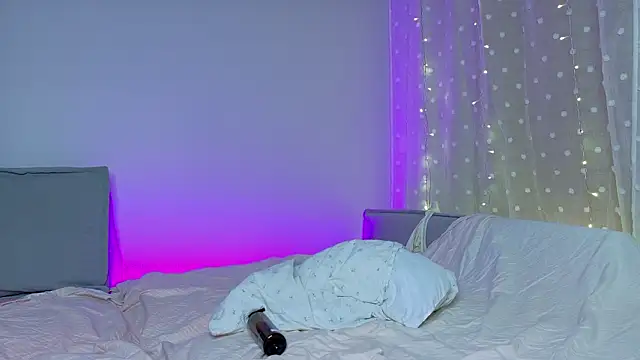 Snapshot of lina_stones chatting on February 12, 3:40 pm lina stones online show from February 12, 3:40 pm