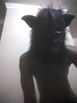 Snapshot of errror045 chatting on October 28, 12:14 am errror045 online show from October 28, 12:14 am