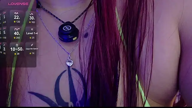 valkiria moore online show from February 10, 8:02 pm