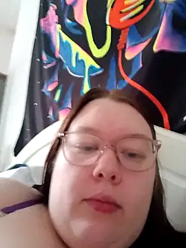 Snapshot of Sexycurvyemilyy chatting on May 9, 2:44 pm Sexycurvyemilyy online show from May 9, 2:44 pm