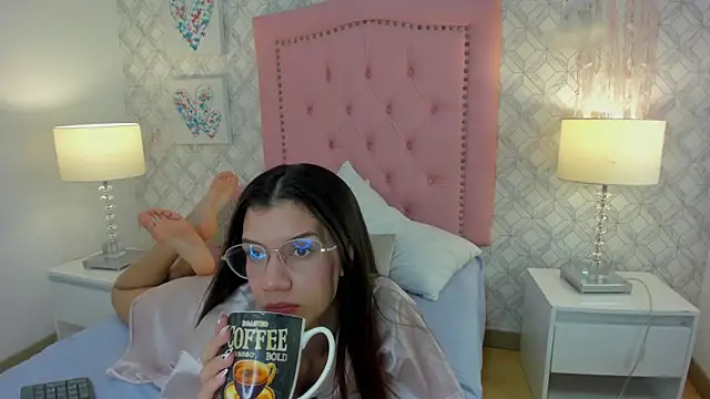 Steffany Palmer online show from October 15, 11:54 am