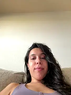 Snapshot of Natur4lBeautyb33 chatting on October 28, 5:04 pm Natur4lBeautyb33 online show from October 28, 5:04 pm