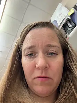 SkyelarSommer online show from April 2, 3:42 pm