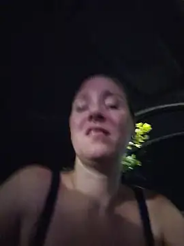 Snapshot of SkyelarSommer chatting on June 14, 2:46 am SkyelarSommer online show from June 14, 2:46 am