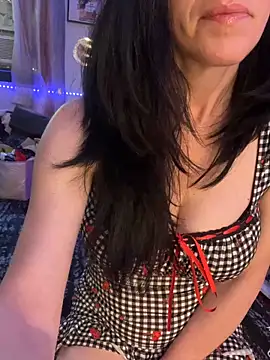 Snapshot of DominiqueX0 chatting on June 3, 5:51 pm DominiqueX0 online show from June 3, 5:51 pm