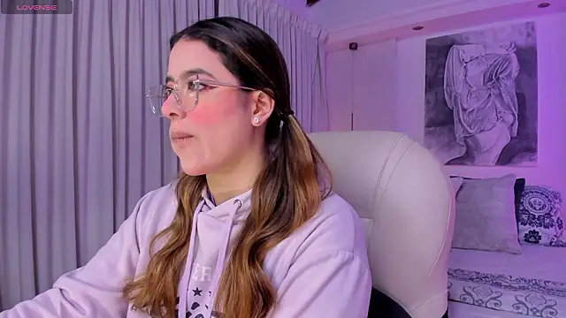 nathalie rivers online show from March 26, 11:16 am