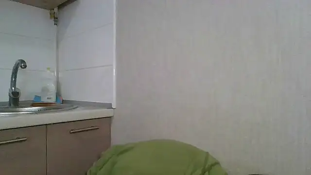 Snapshot of Carol-Rose chatting on December 12, 8:47 am Carol-Rose online show from December 12, 8:47 am